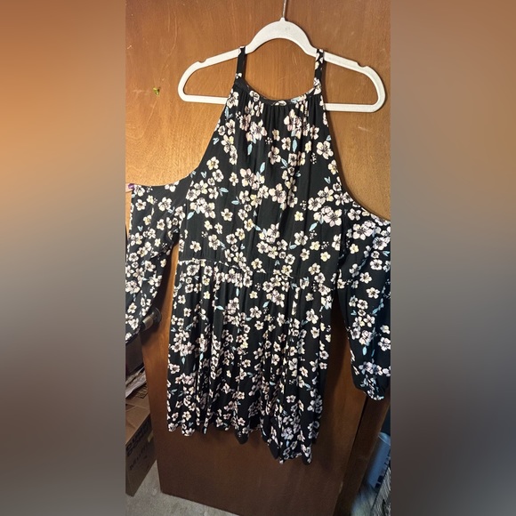 Torrid size 3X black cold shoulder dress with pink flowers - Picture 3 of 3
